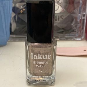 Lakur enhanced color by Londontown